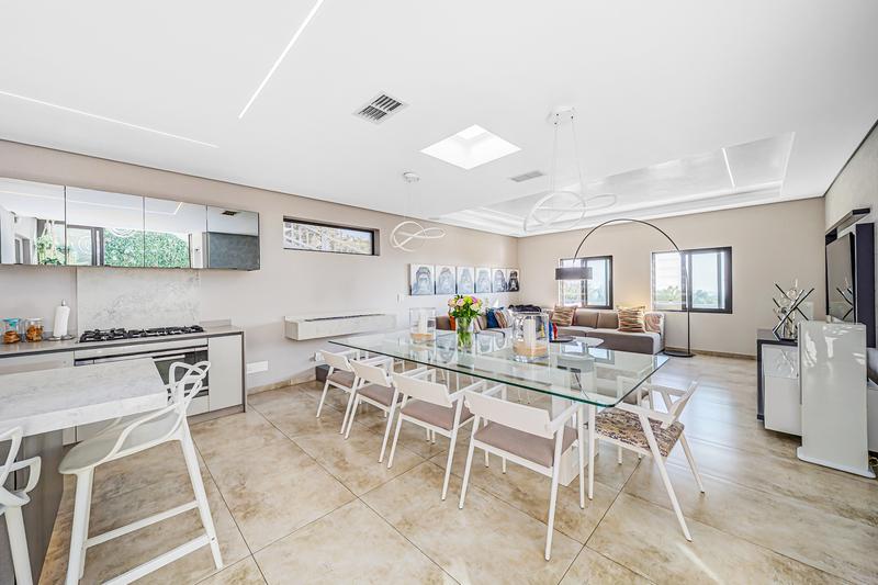 4 Bedroom Property for Sale in Senderwood Gauteng