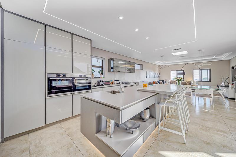 4 Bedroom Property for Sale in Senderwood Gauteng