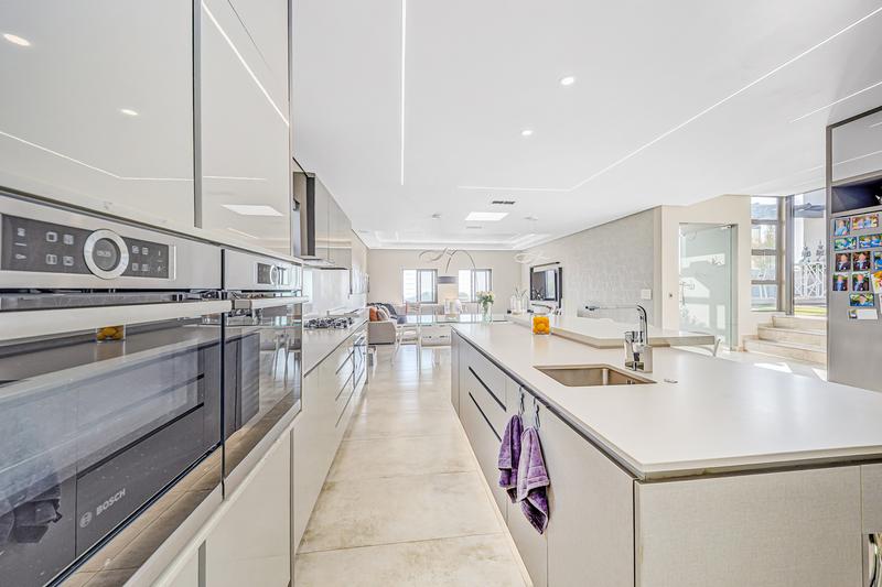4 Bedroom Property for Sale in Senderwood Gauteng