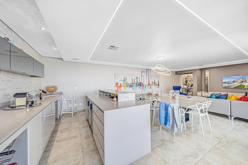 4 Bedroom Property for Sale in Senderwood Gauteng