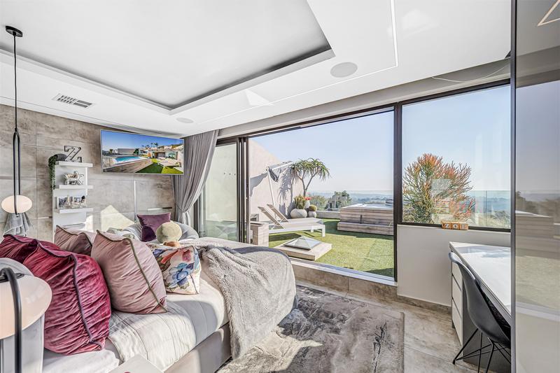4 Bedroom Property for Sale in Senderwood Gauteng