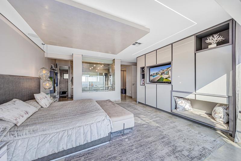 4 Bedroom Property for Sale in Senderwood Gauteng