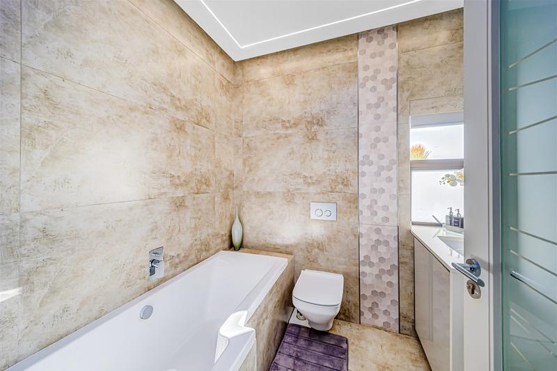 4 Bedroom Property for Sale in Senderwood Gauteng