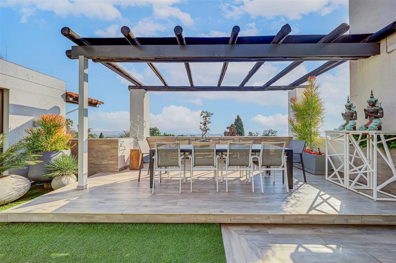 4 Bedroom Property for Sale in Senderwood Gauteng