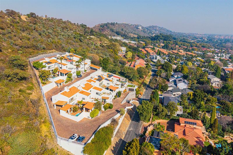 4 Bedroom Property for Sale in Senderwood Gauteng