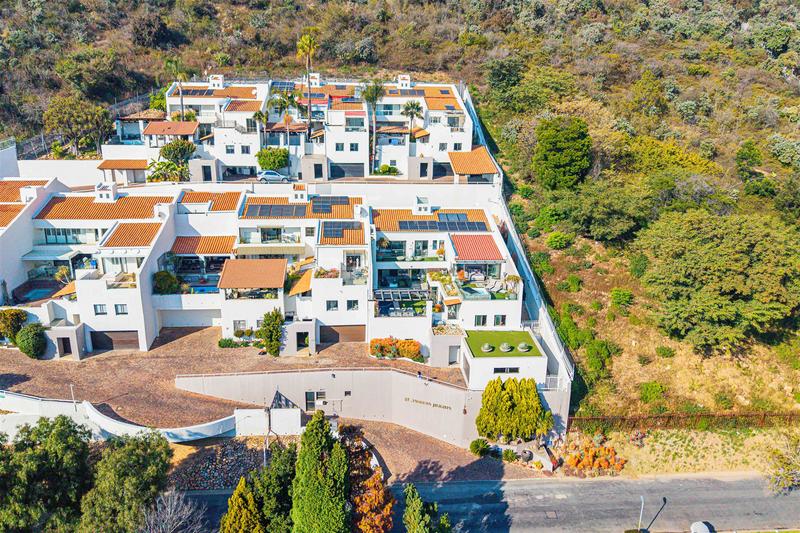 4 Bedroom Property for Sale in Senderwood Gauteng
