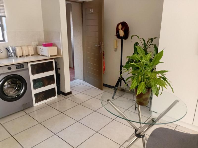 1 Bedroom Property for Sale in Paulshof Gauteng