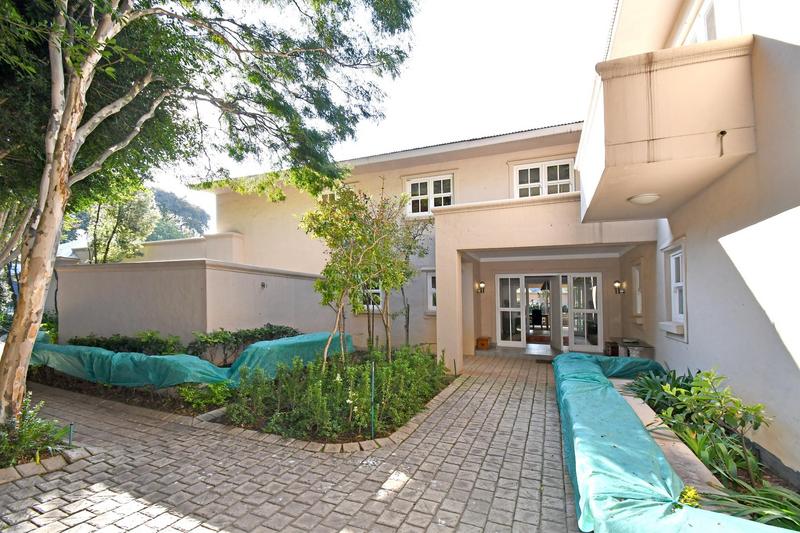 4 Bedroom Property for Sale in Hurlingham Gauteng