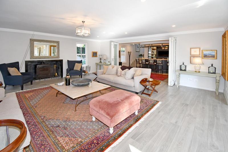 4 Bedroom Property for Sale in Hurlingham Gauteng