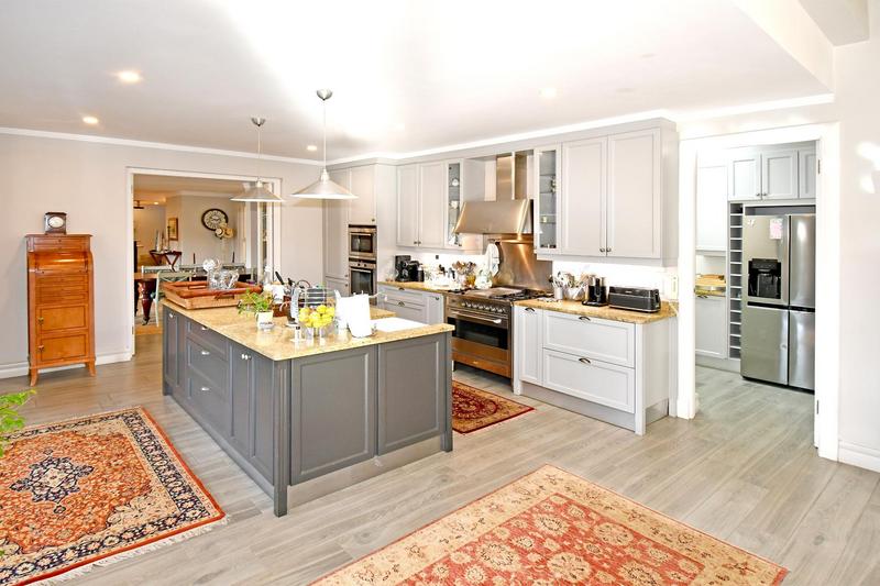 4 Bedroom Property for Sale in Hurlingham Gauteng