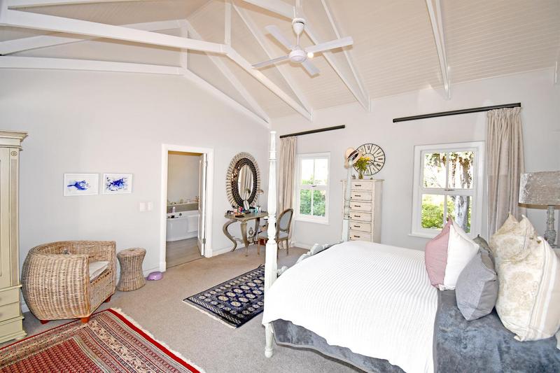 4 Bedroom Property for Sale in Hurlingham Gauteng
