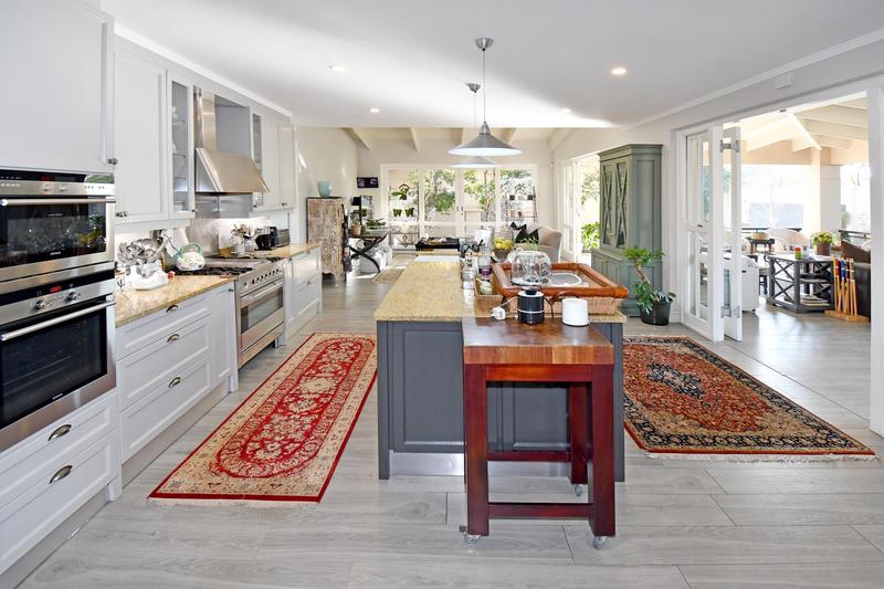 4 Bedroom Property for Sale in Hurlingham Gauteng