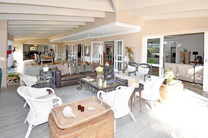 4 Bedroom Property for Sale in Hurlingham Gauteng