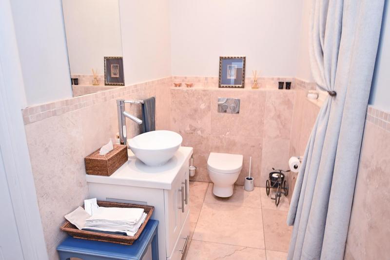 4 Bedroom Property for Sale in Hurlingham Gauteng