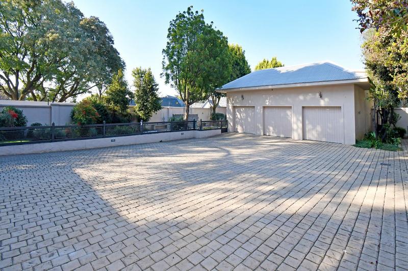 4 Bedroom Property for Sale in Hurlingham Gauteng