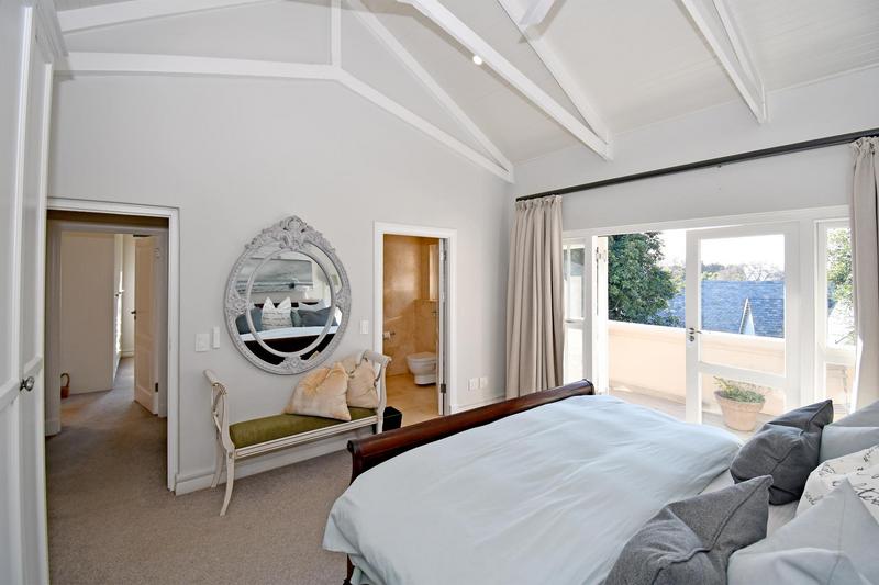 4 Bedroom Property for Sale in Hurlingham Gauteng