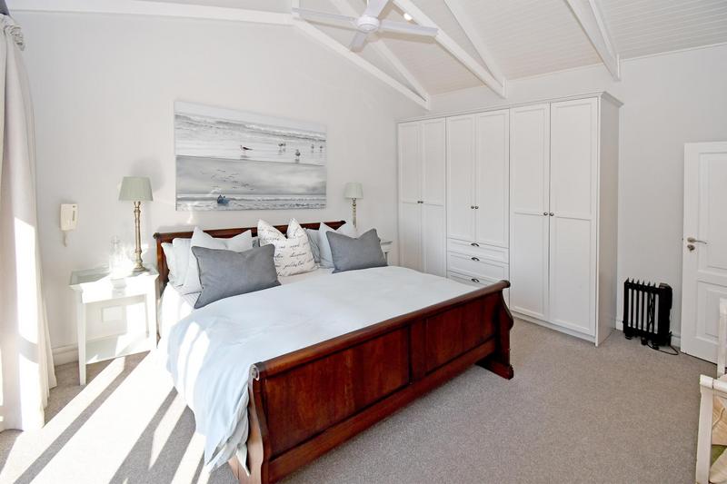 4 Bedroom Property for Sale in Hurlingham Gauteng