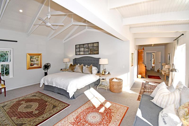 4 Bedroom Property for Sale in Hurlingham Gauteng
