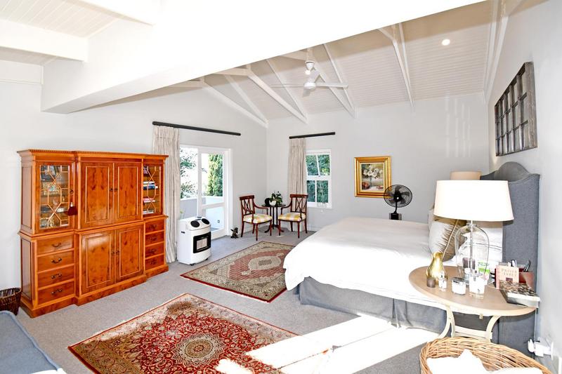 4 Bedroom Property for Sale in Hurlingham Gauteng