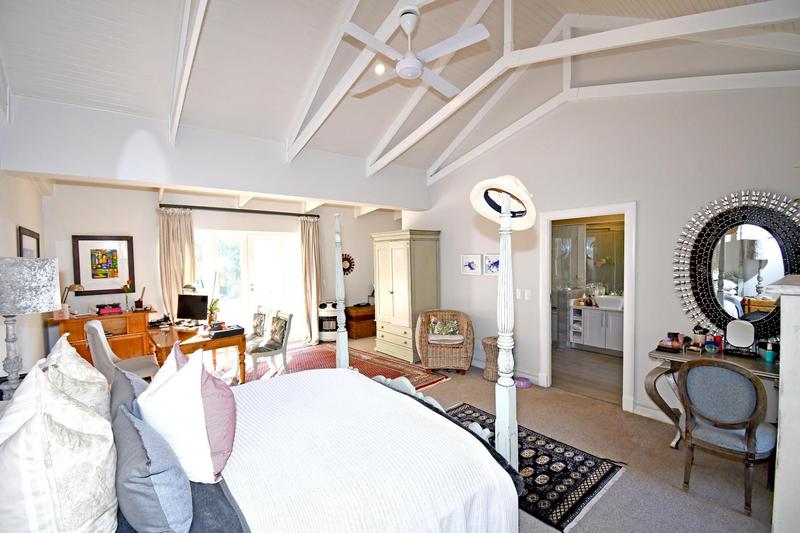4 Bedroom Property for Sale in Hurlingham Gauteng