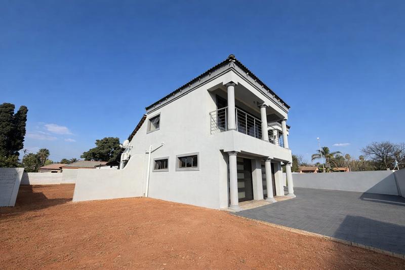 5 Bedroom Property for Sale in The Orchards Gauteng
