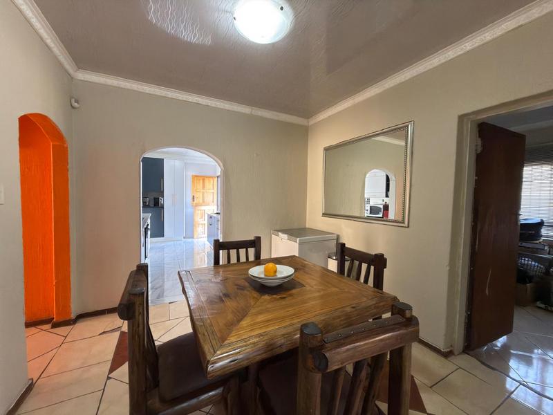 5 Bedroom Property for Sale in The Orchards Gauteng