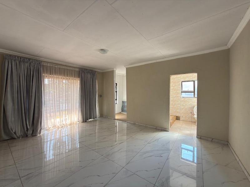 5 Bedroom Property for Sale in The Orchards Gauteng