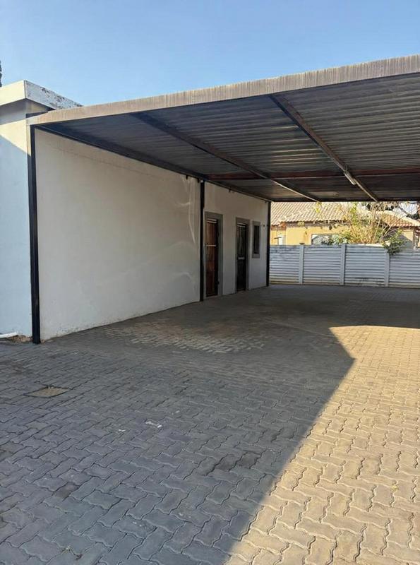 5 Bedroom Property for Sale in The Orchards Gauteng