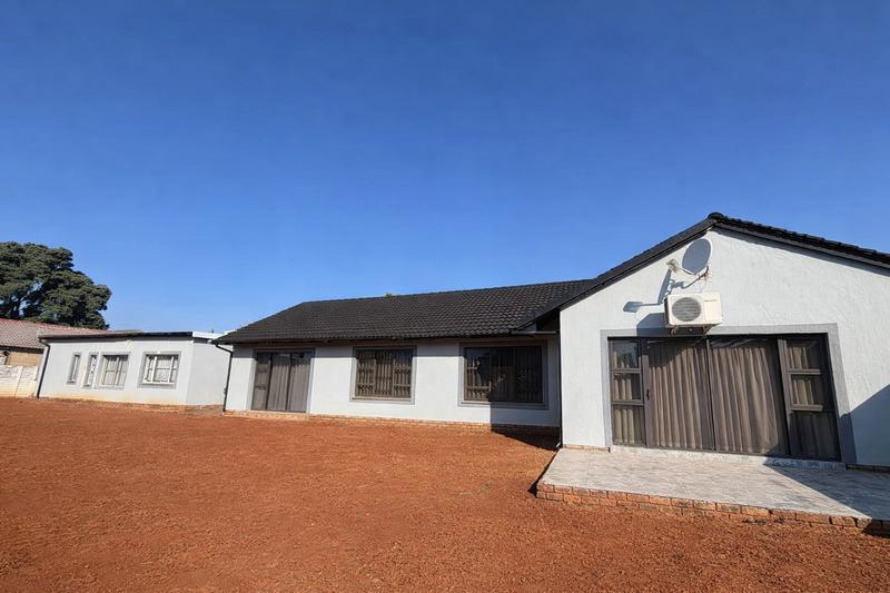 5 Bedroom Property for Sale in The Orchards Gauteng
