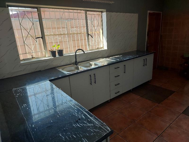 To Let 4 Bedroom Property for Rent in Elsburg Gauteng