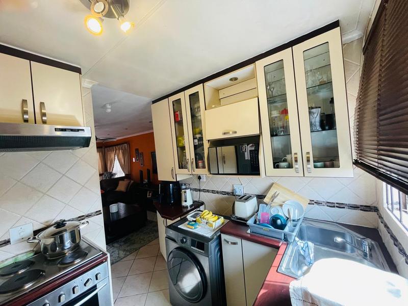 2 Bedroom Property for Sale in Clayville Gauteng