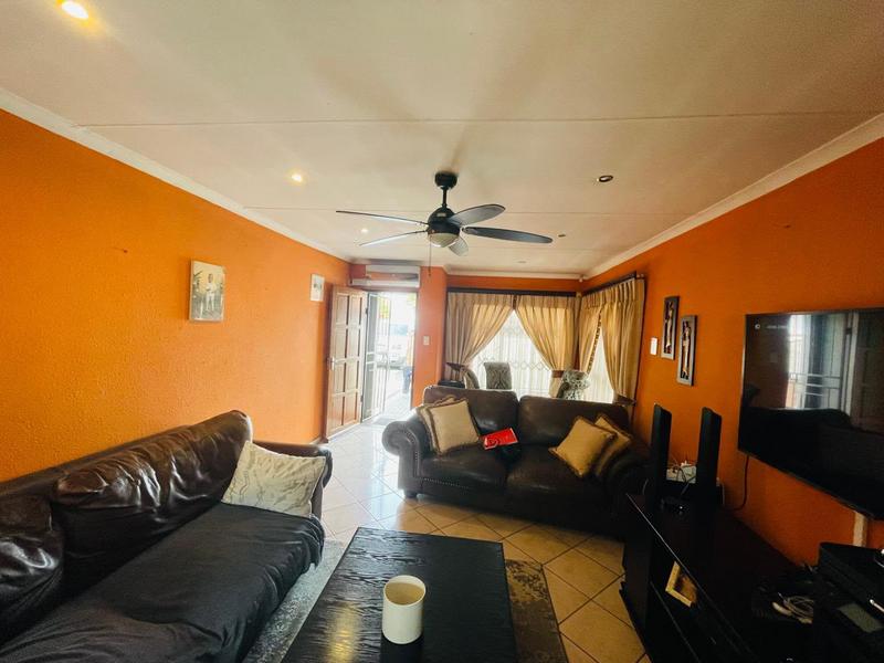 2 Bedroom Property for Sale in Clayville Gauteng