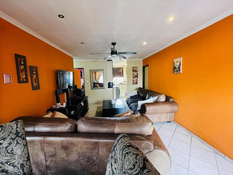 2 Bedroom Property for Sale in Clayville Gauteng