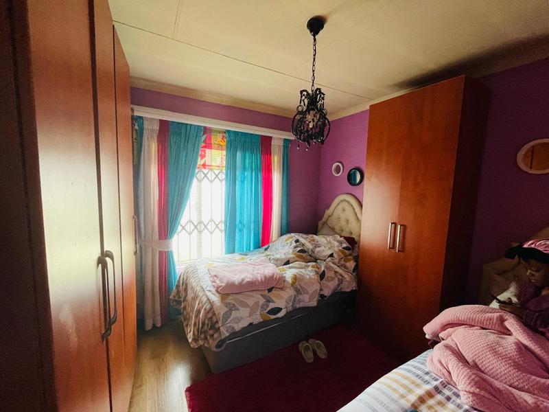 2 Bedroom Property for Sale in Clayville Gauteng