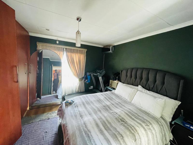 2 Bedroom Property for Sale in Clayville Gauteng