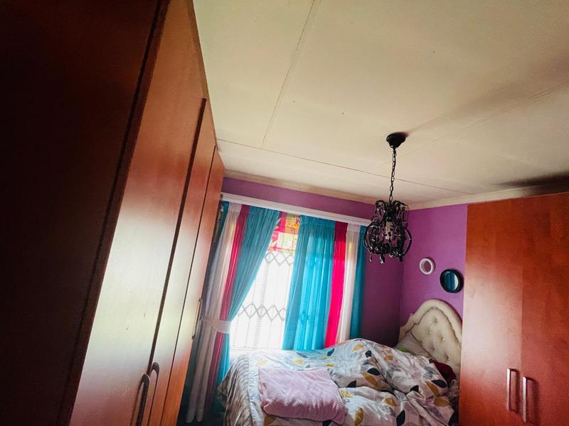 2 Bedroom Property for Sale in Clayville Gauteng