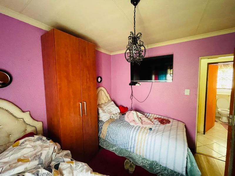 2 Bedroom Property for Sale in Clayville Gauteng