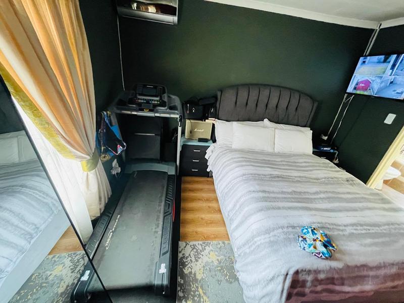 2 Bedroom Property for Sale in Clayville Gauteng