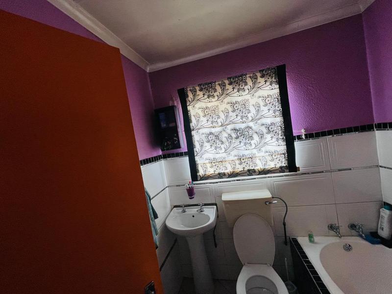 2 Bedroom Property for Sale in Clayville Gauteng