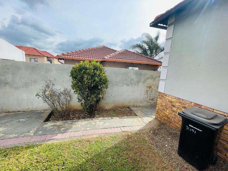 2 Bedroom Property for Sale in Clayville Gauteng