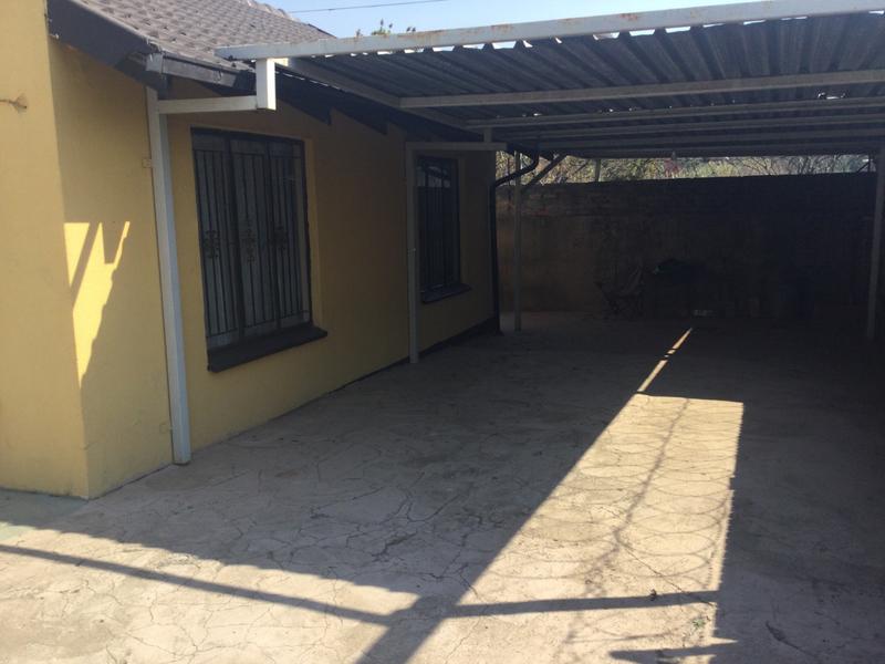 2 Bedroom Property for Sale in Alexandra Gauteng