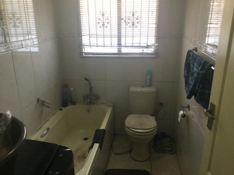 2 Bedroom Property for Sale in Alexandra Gauteng