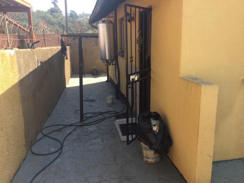 2 Bedroom Property for Sale in Alexandra Gauteng
