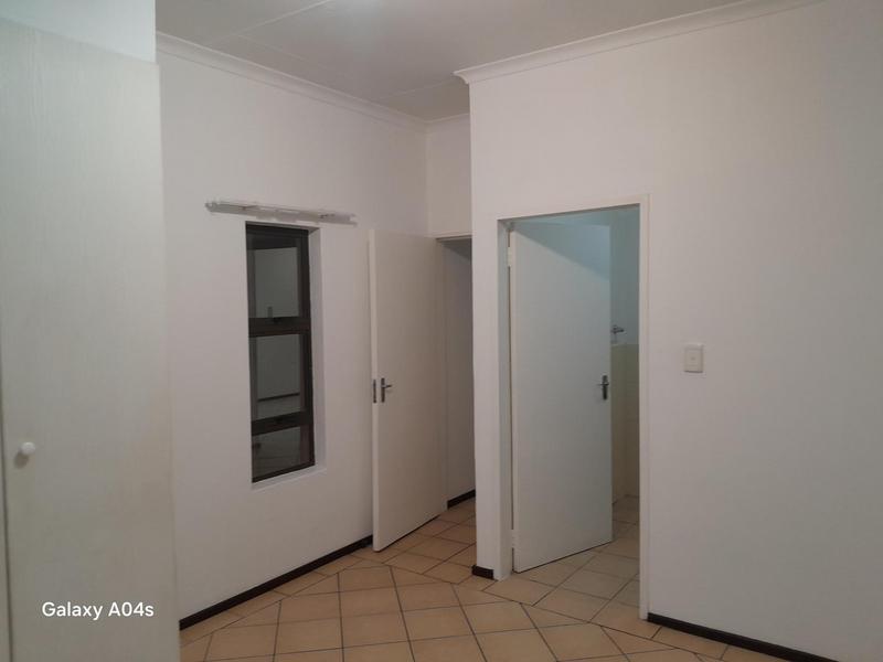 To Let 2 Bedroom Property for Rent in Sunnyrock Gauteng