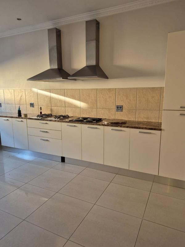 5 Bedroom Property for Sale in Raslouw Gauteng