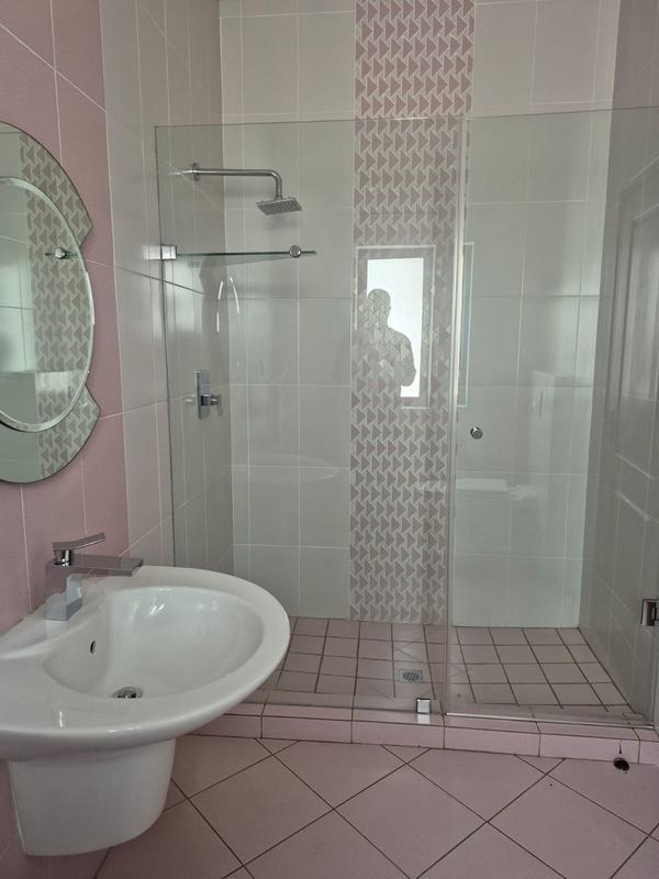 5 Bedroom Property for Sale in Raslouw Gauteng