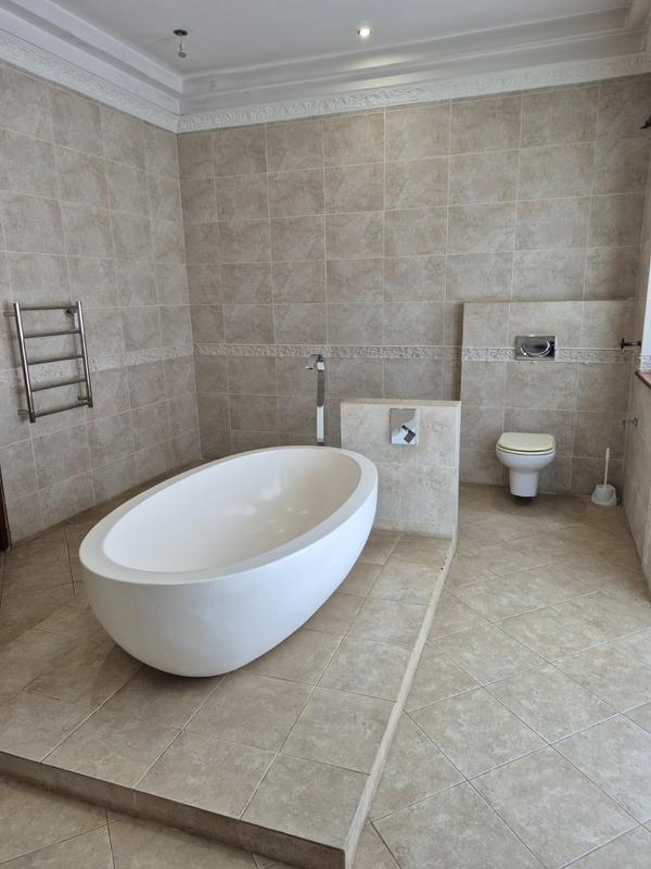 5 Bedroom Property for Sale in Raslouw Gauteng