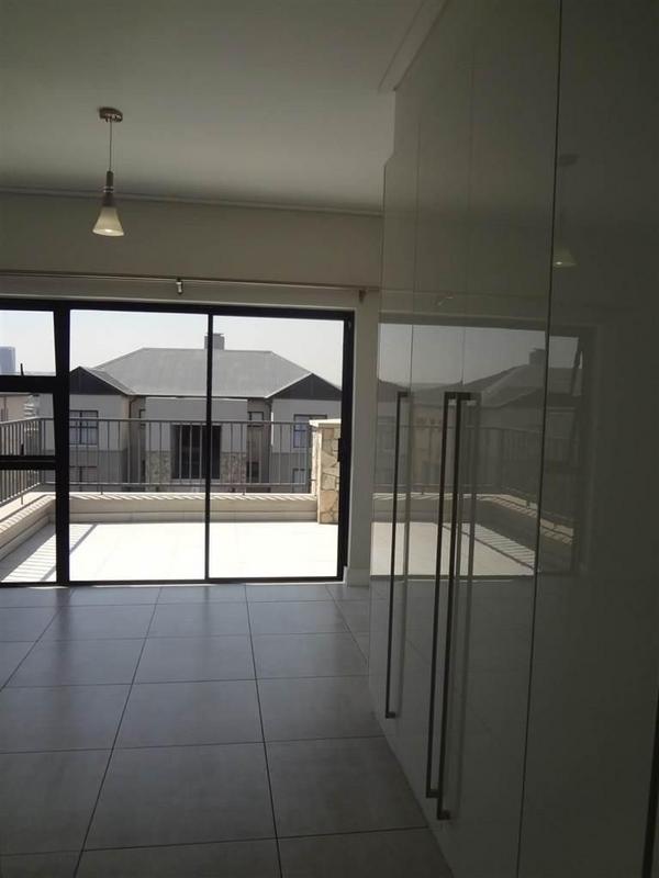 To Let 2 Bedroom Property for Rent in Waterfall Gauteng