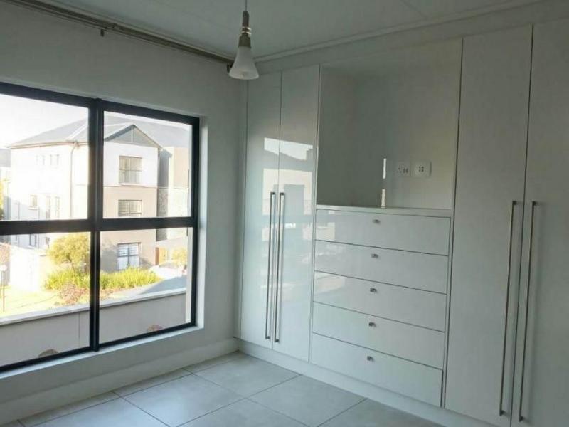 To Let 2 Bedroom Property for Rent in Waterfall Gauteng