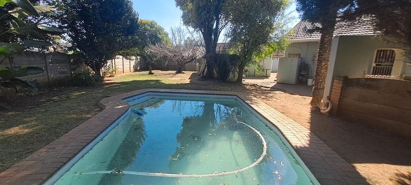 3 Bedroom Property for Sale in Krugersrus Gauteng